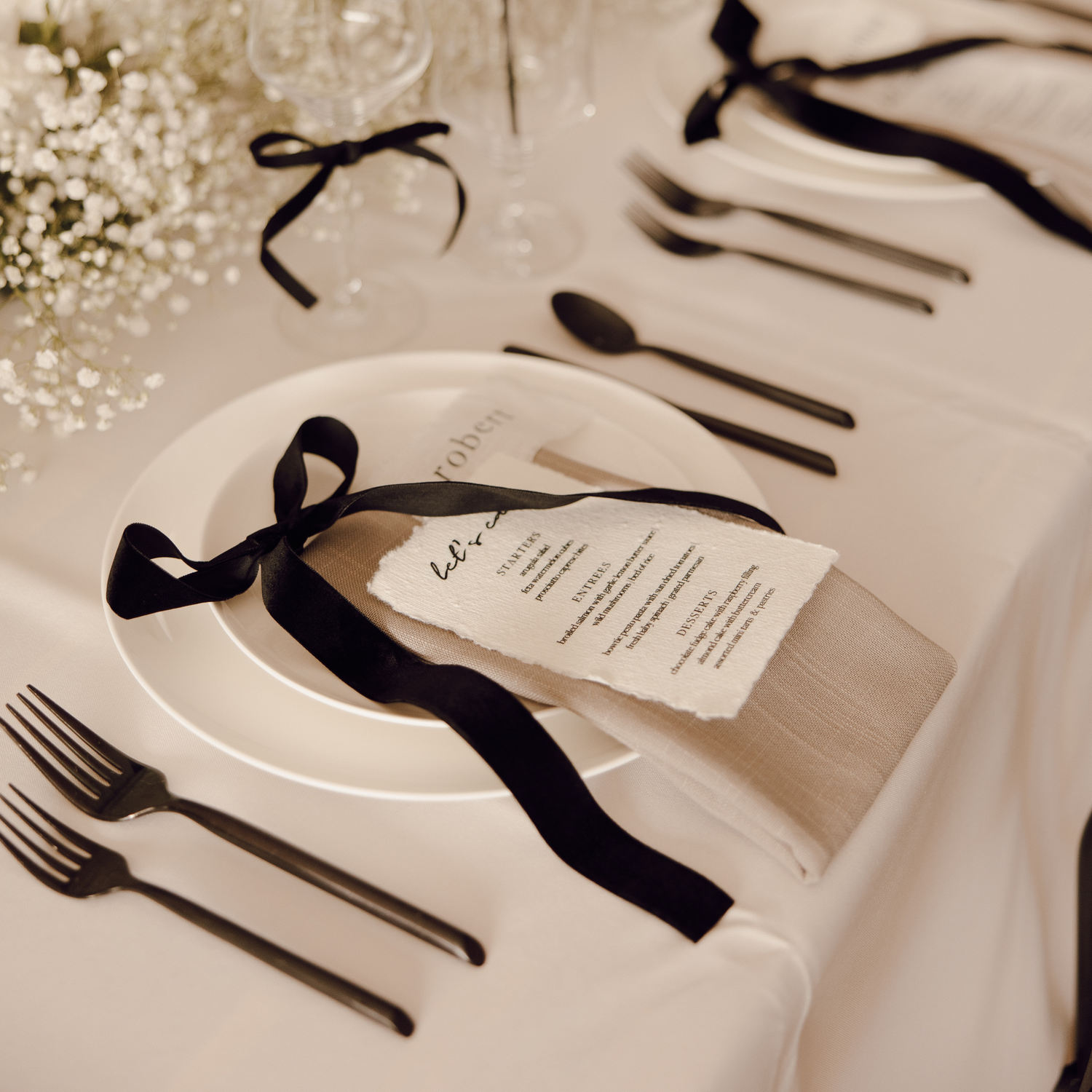 WEDDING TABLE & PLACE SETTING ACCESSORIES